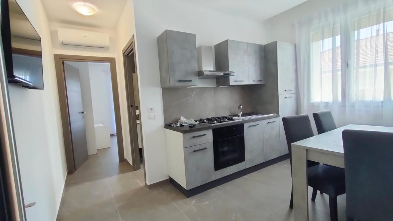 Villa Borghesi Suites Fronte Mare ริมินี ภายนอก รูปภาพ