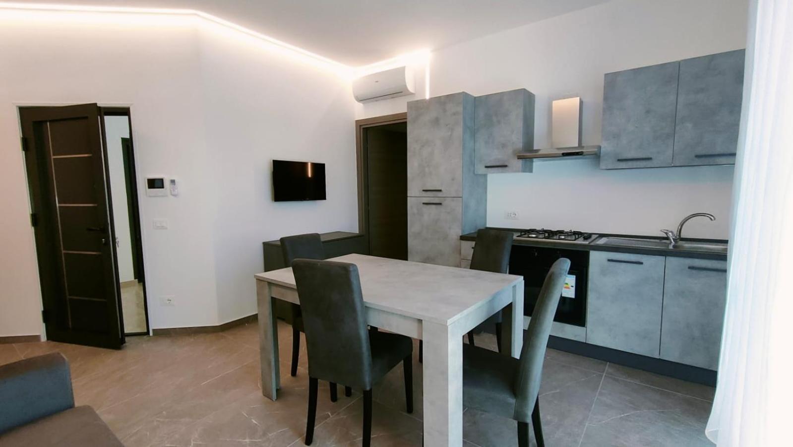 Villa Borghesi Suites Fronte Mare ริมินี ภายนอก รูปภาพ