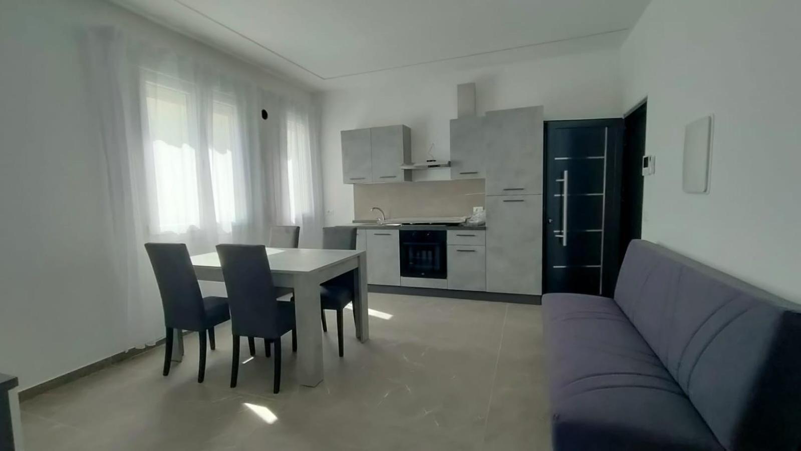 Villa Borghesi Suites Fronte Mare ริมินี ภายนอก รูปภาพ