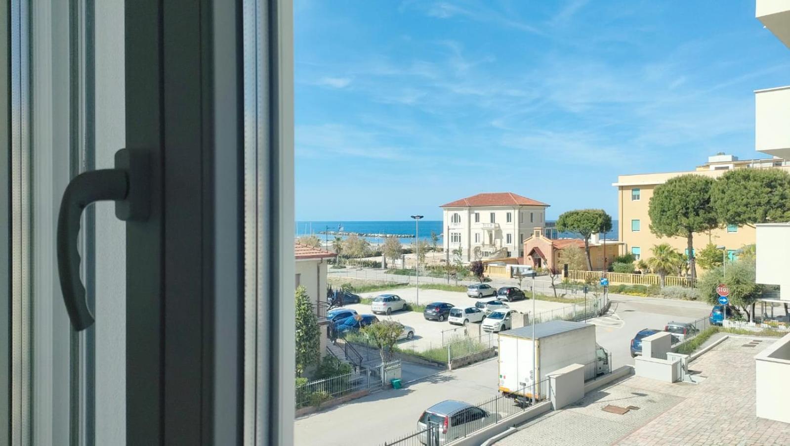 Villa Borghesi Suites Fronte Mare ริมินี ภายนอก รูปภาพ