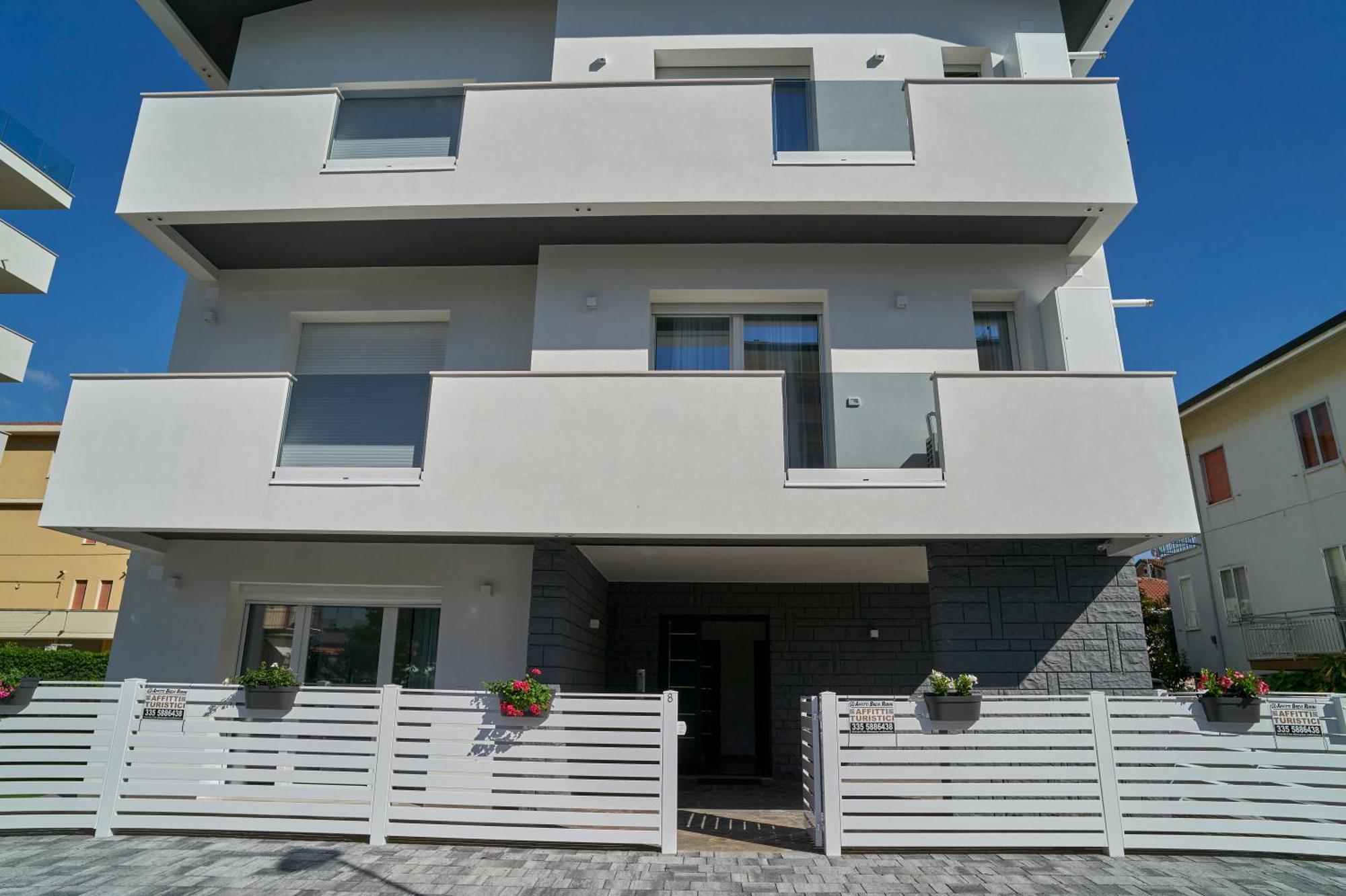 Villa Borghesi Suites Fronte Mare ริมินี ภายนอก รูปภาพ