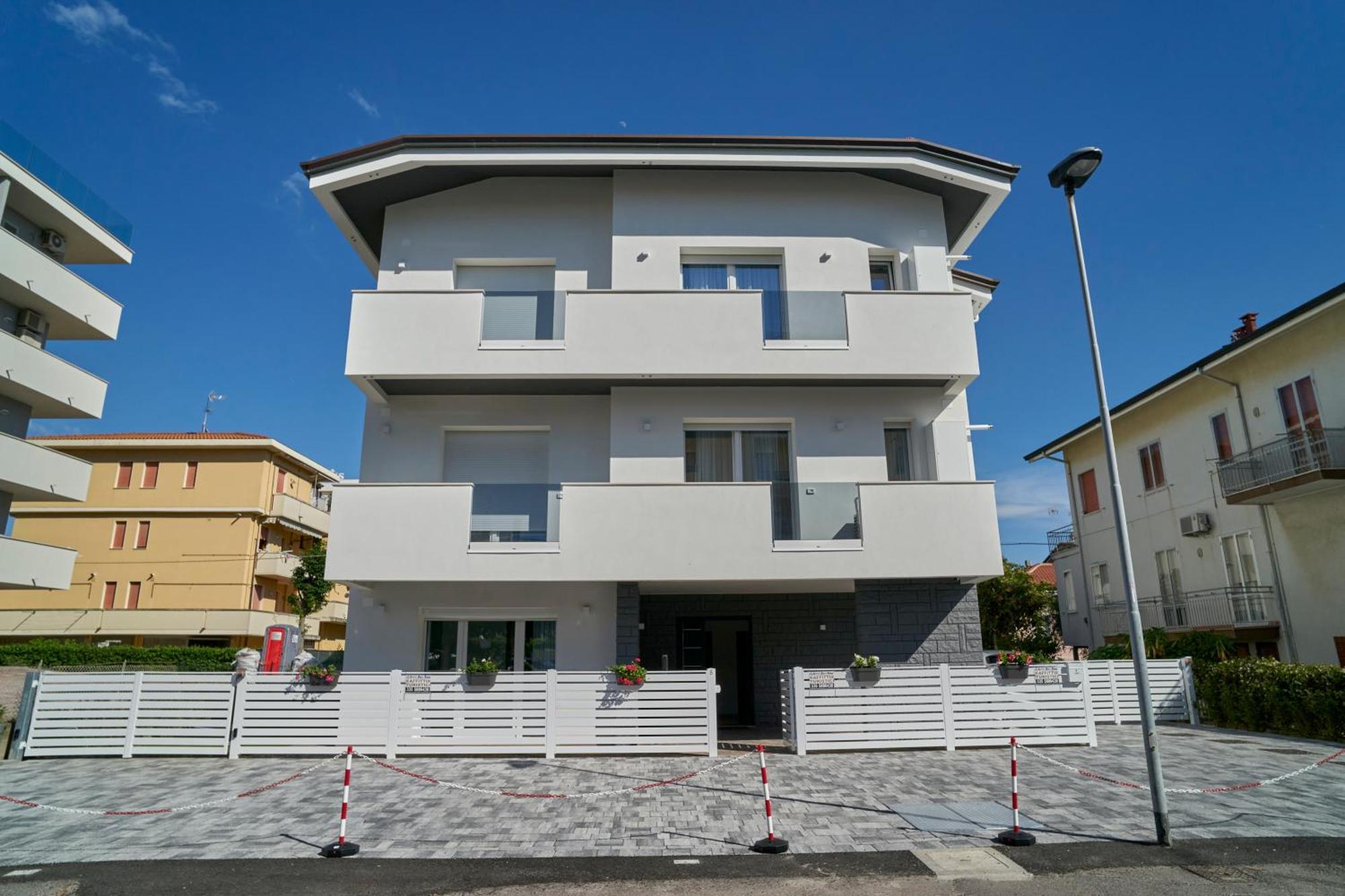 Villa Borghesi Suites Fronte Mare ริมินี ภายนอก รูปภาพ